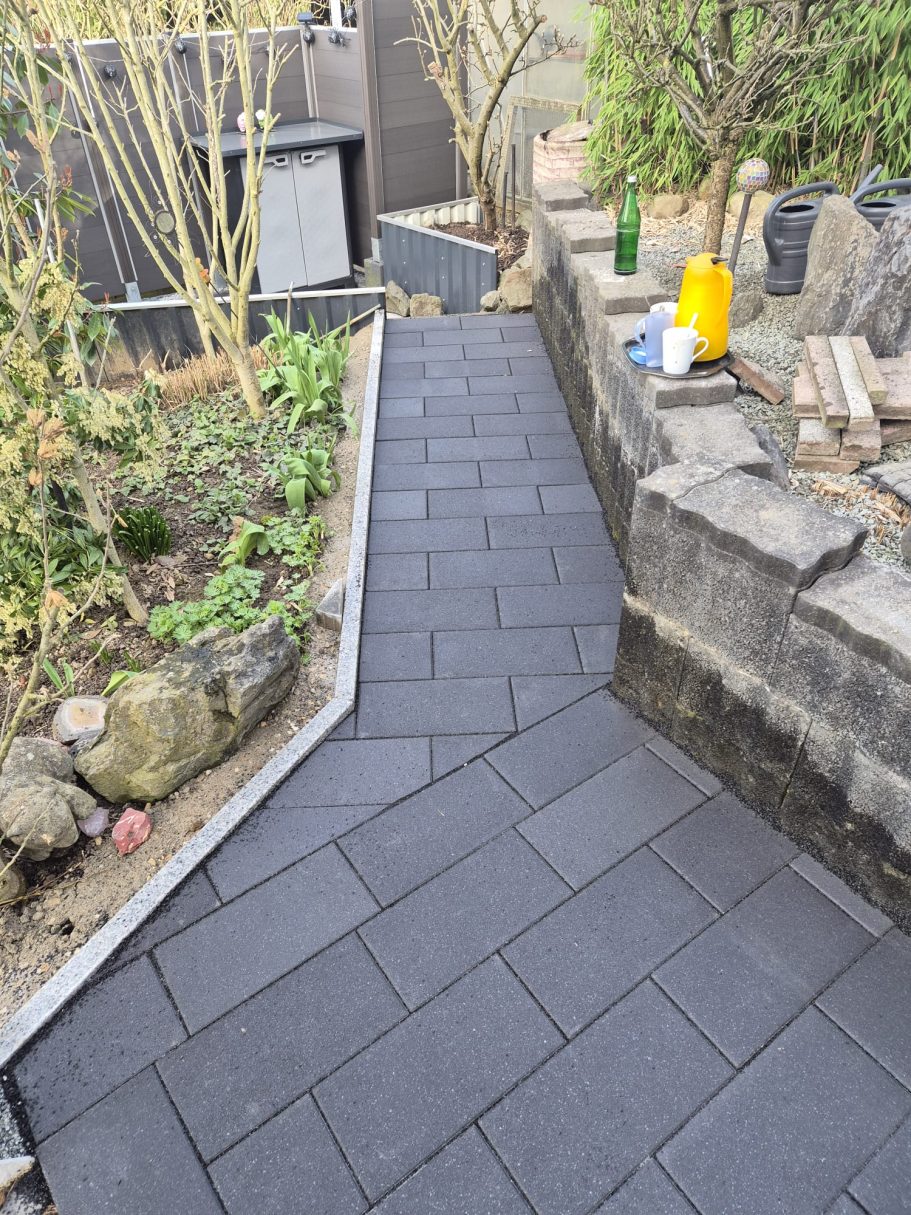 Nachher: Pflasterarbeiten und Terrassenbau in Solingen